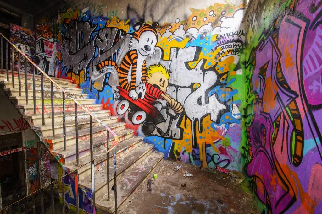 Treppenhaus mit Graffiti