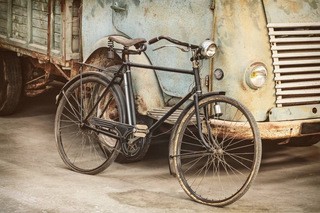 Retro altes Fahrrad mit LKW