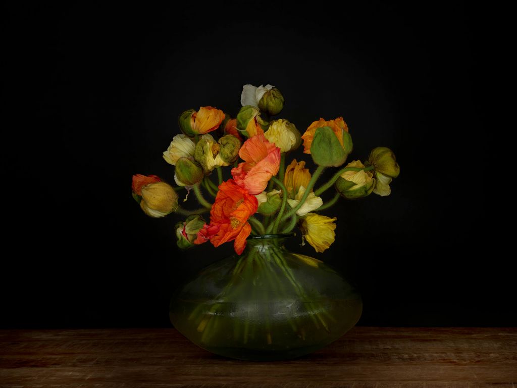 Malerische Vase mit Blumen