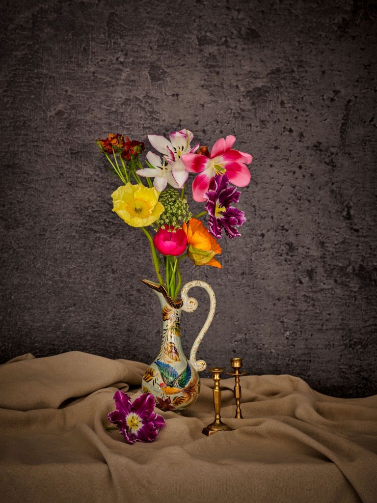 Blumen in klassischer Vase