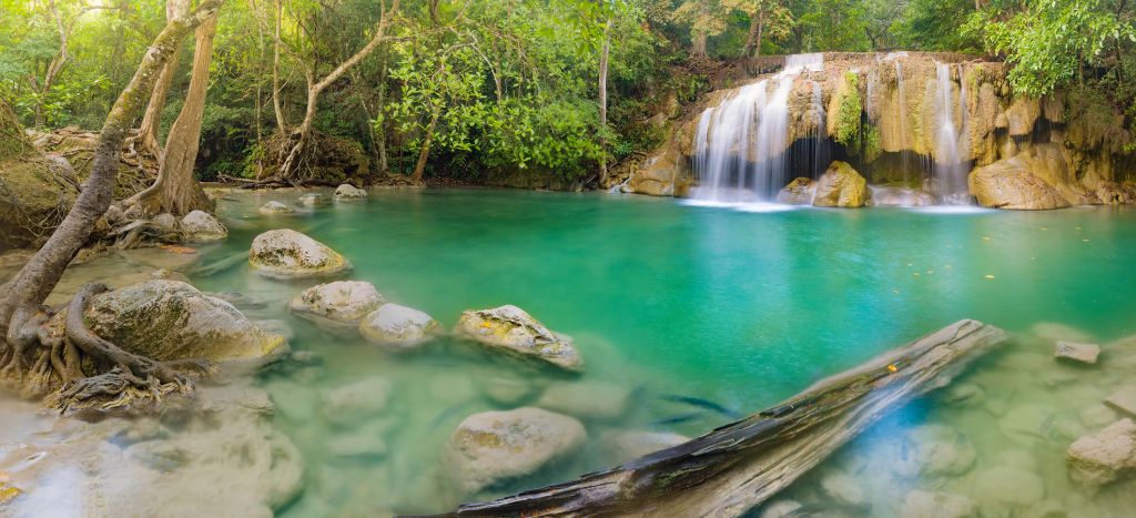 Schöner Wasserfall in Thailand