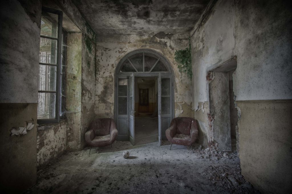 Korridor in verlassenem Haus