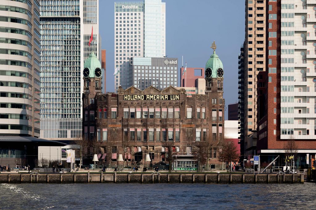 Hotel New York Rotterdam in Farbe 