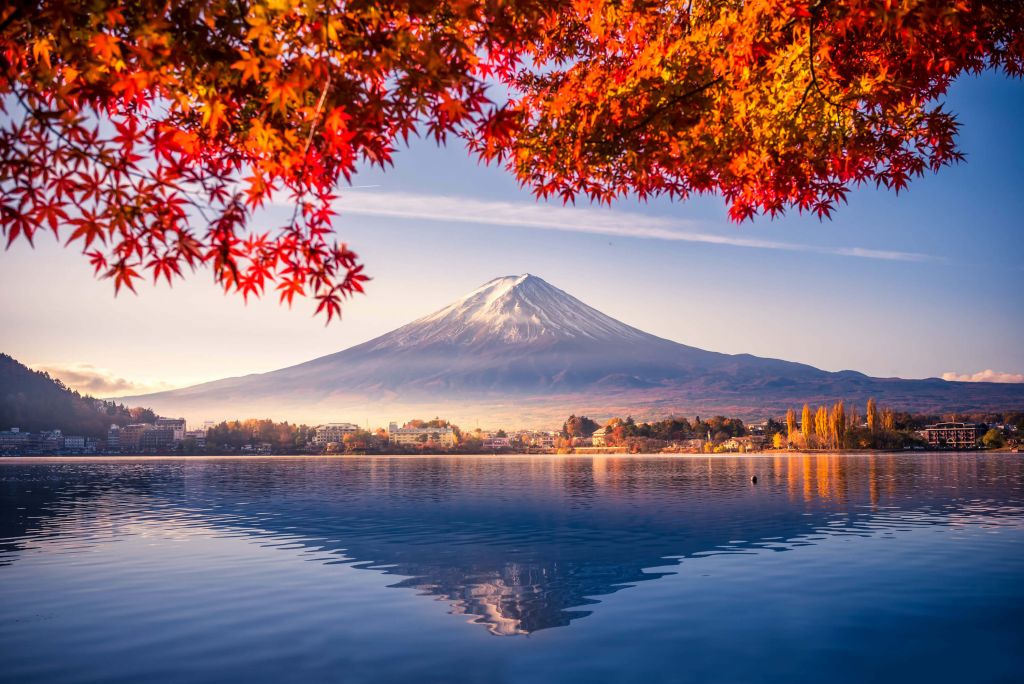 Der Berg Fuji im Herbst