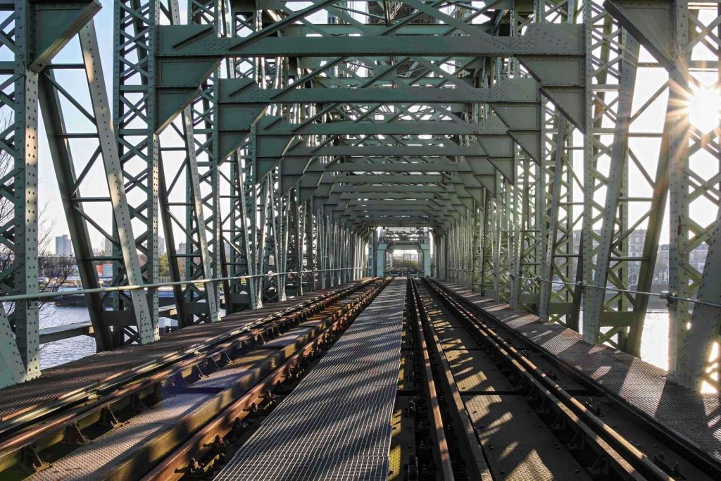 Stahl und Symmetrie auf De Hef