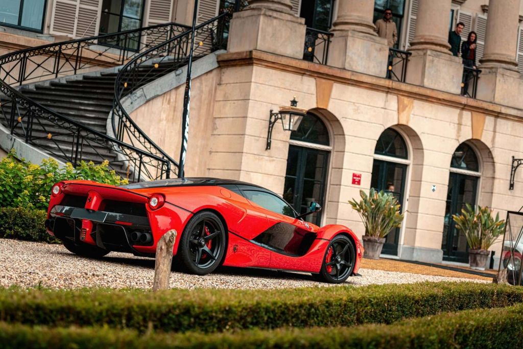 Ferrari laFerrari bei Luxusvilla