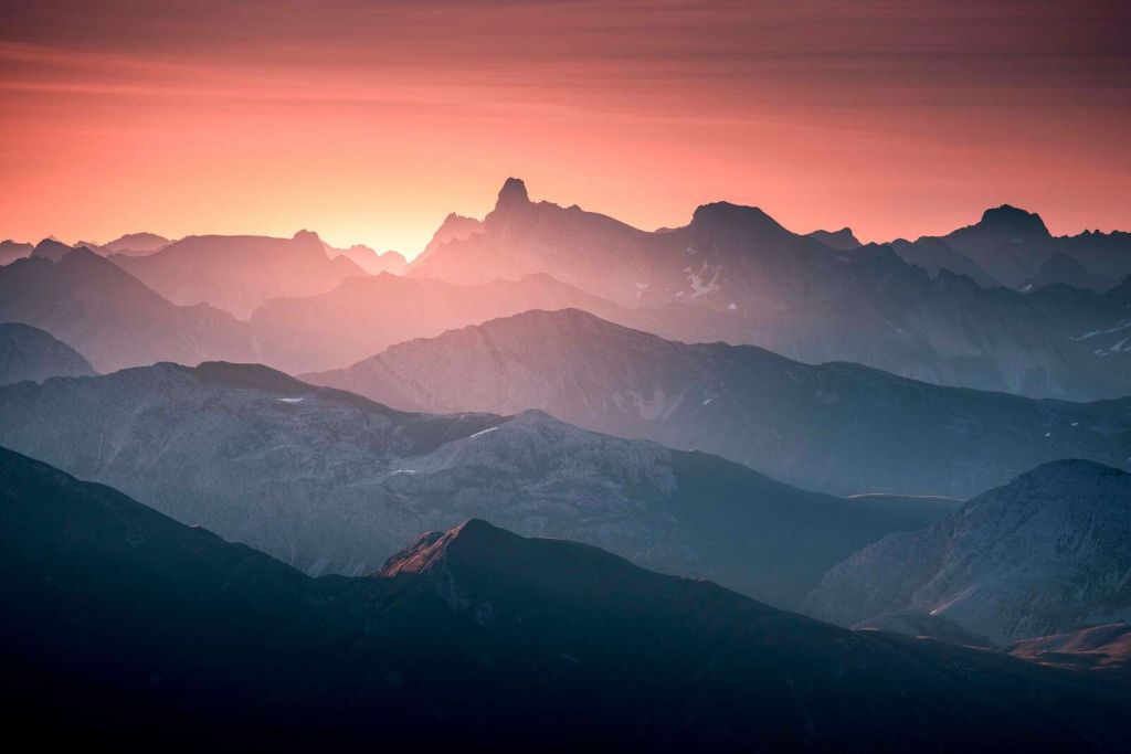 Berge im sanften Abendlicht.