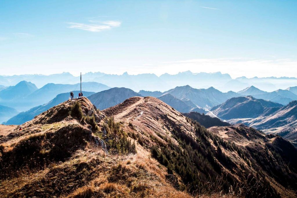 Herbstmorgen auf dem Bergkamm