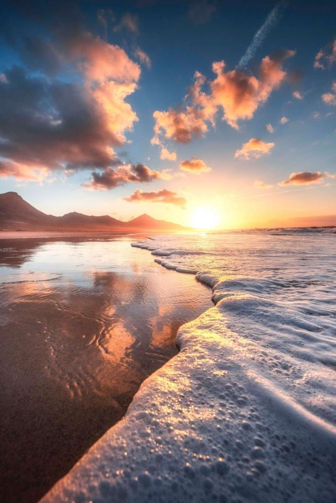 Goldener Sonnenuntergang am Meer