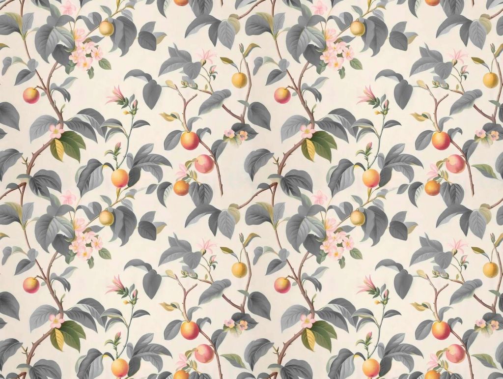 Obstbaum mit grauen Blättern