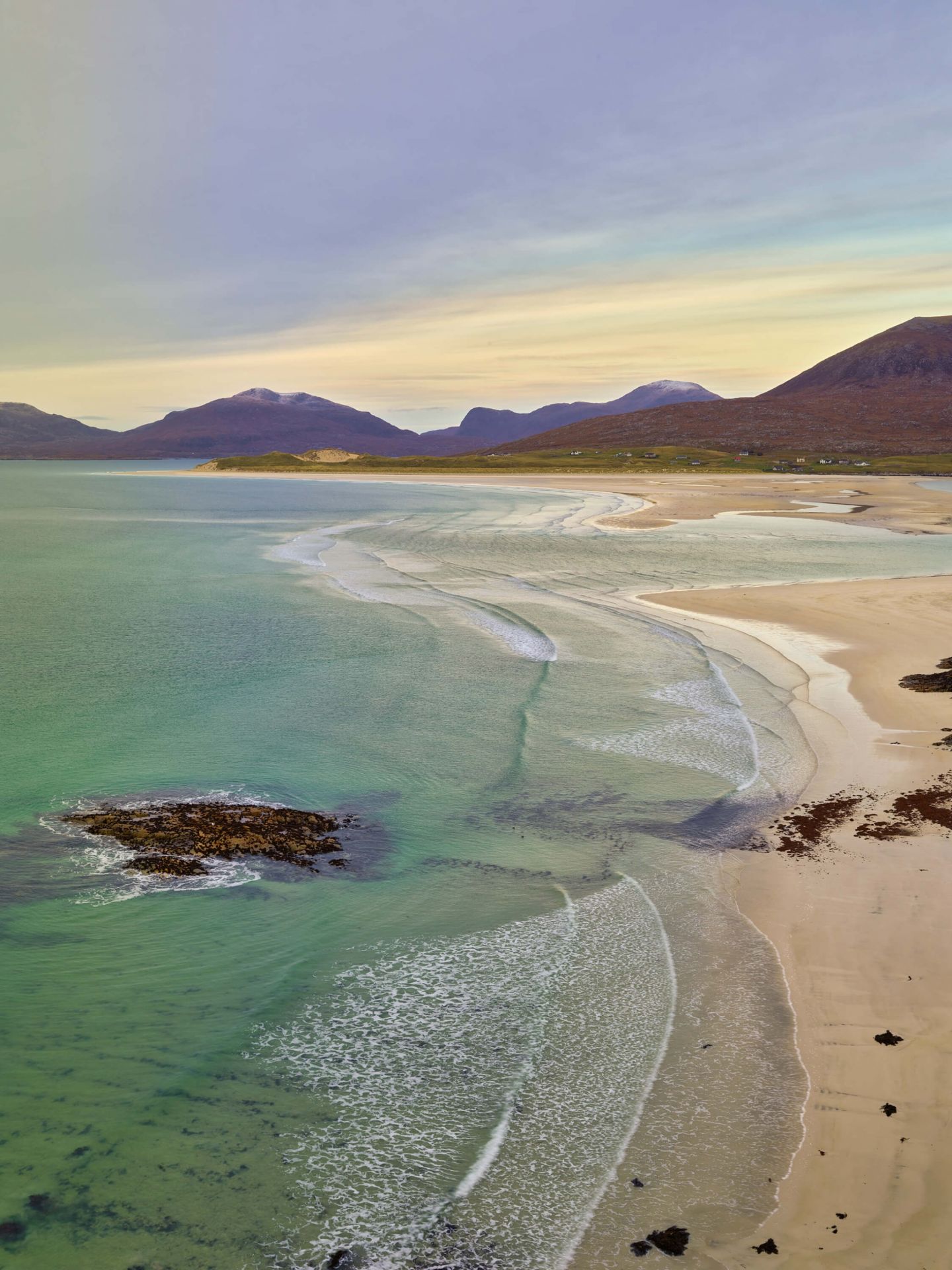 Meer und Berge entlang der Küste