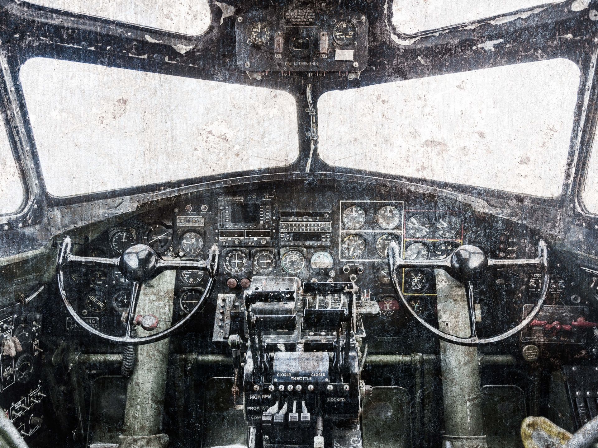Cockpit eines Oldtimer-Flugzeugs