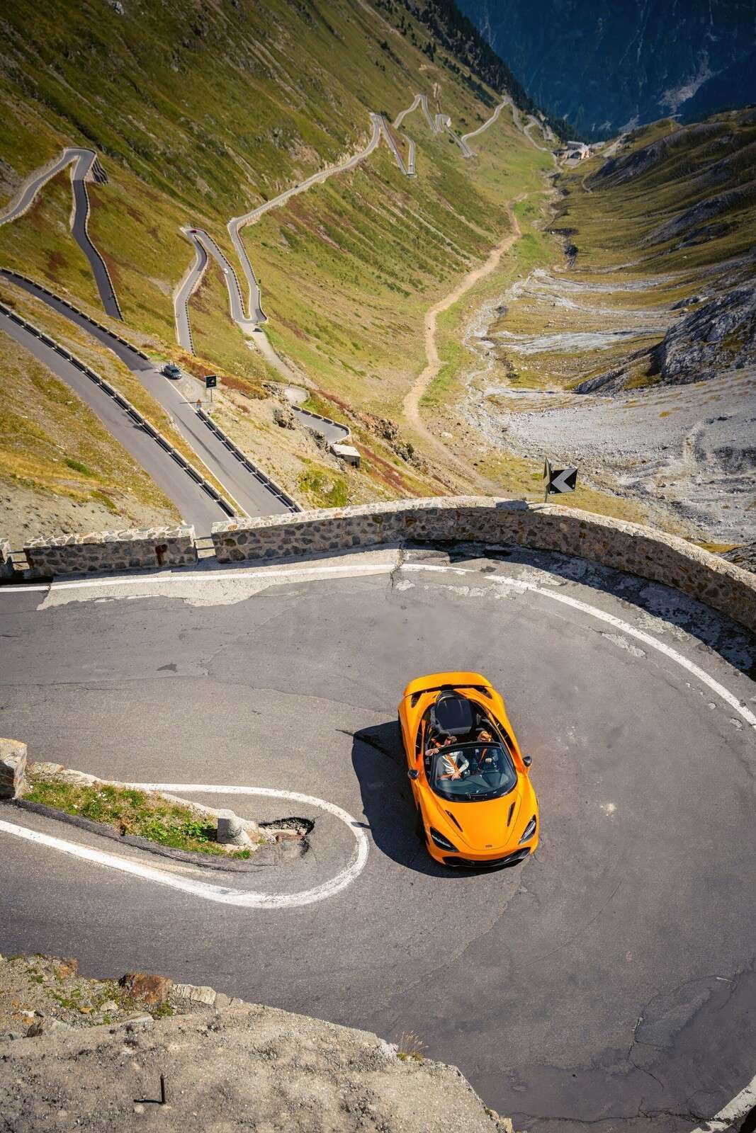 McLaren auf dem Stelviopass - Farbe