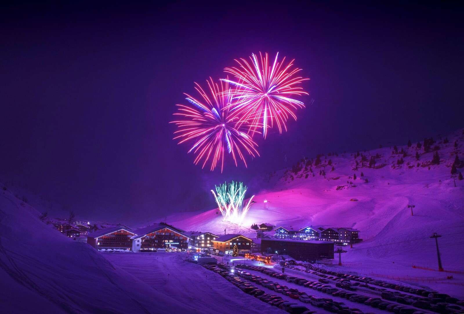 Feuerwerk über Winterdorf