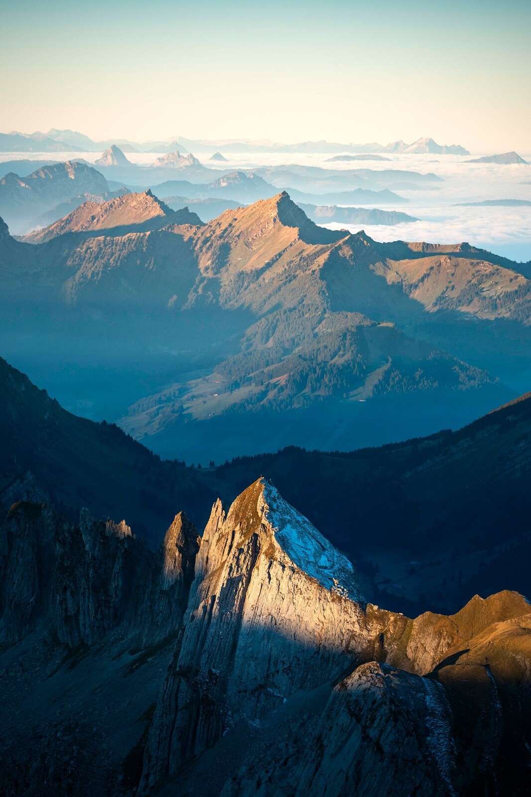 Morgenlicht auf Felsberg