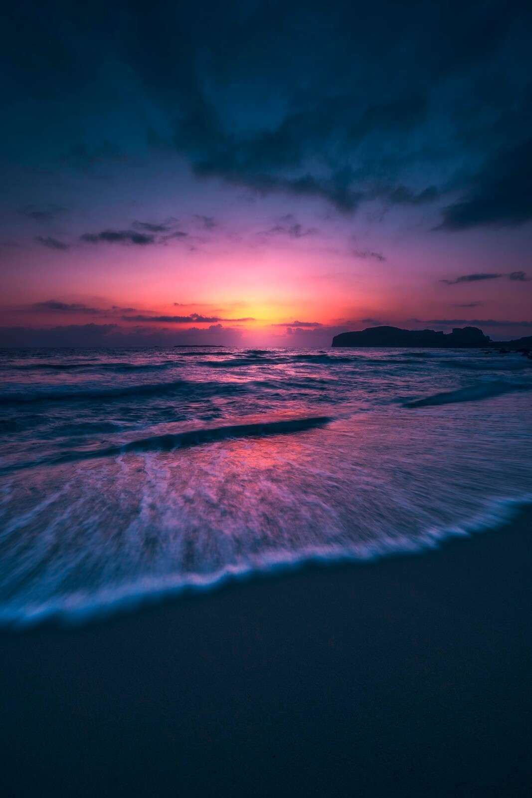Abendglühen an der violetten Küste
