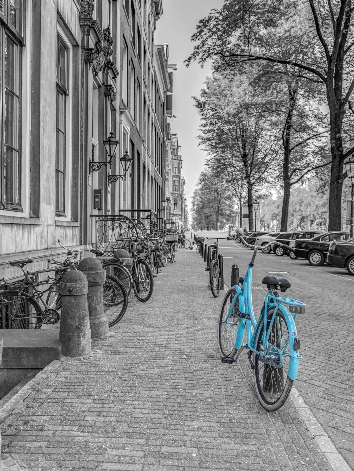 Fahrrad auf dem Gehweg geparkt, Amsterdam